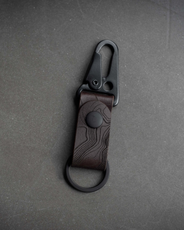 Topographic keychain in dark brown leather