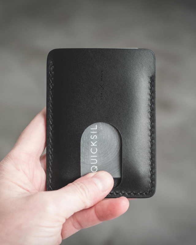slim vertical card wallet in black leather