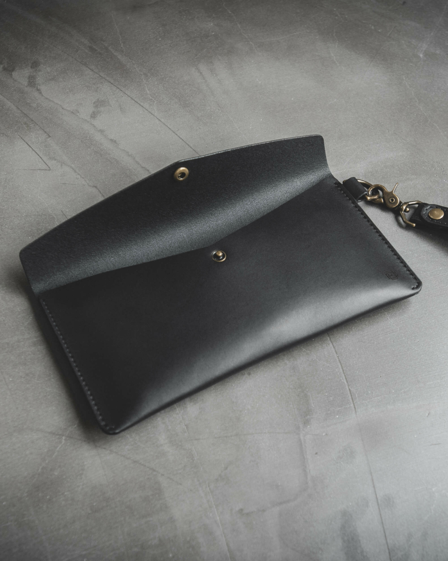 Leather Wristlet Envelope Clutch in Black