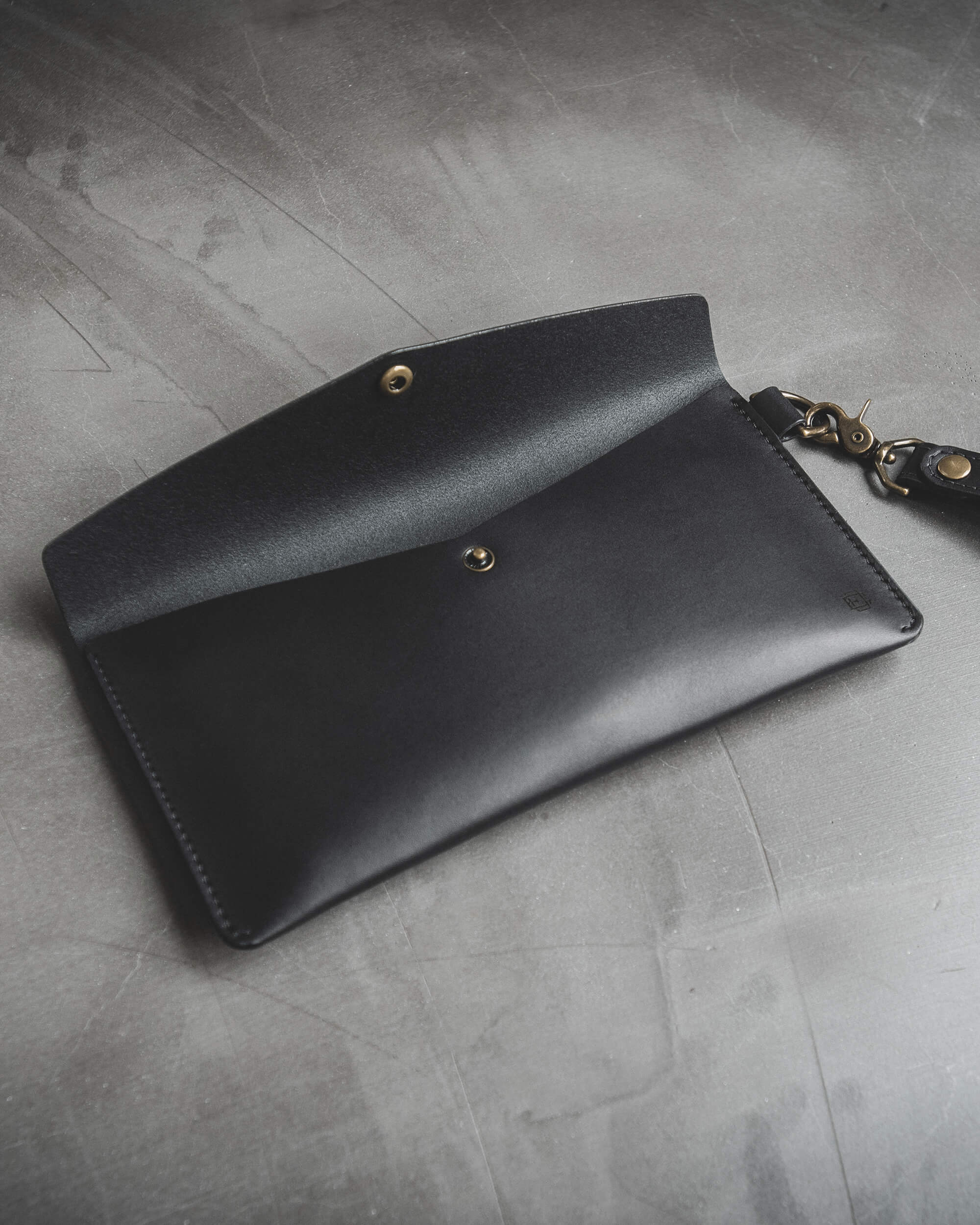 Pamplona Leather Envelope Clutch Bag in Dark Navy | Beaumont Organic