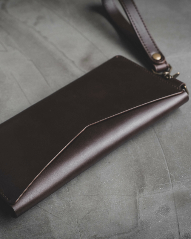 Leather Wristlet Envelope Clutch in Dark Brown