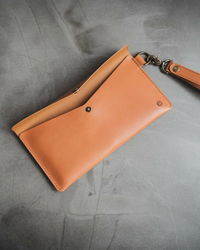 Leather Wristlet Envelope Clutch in Tan