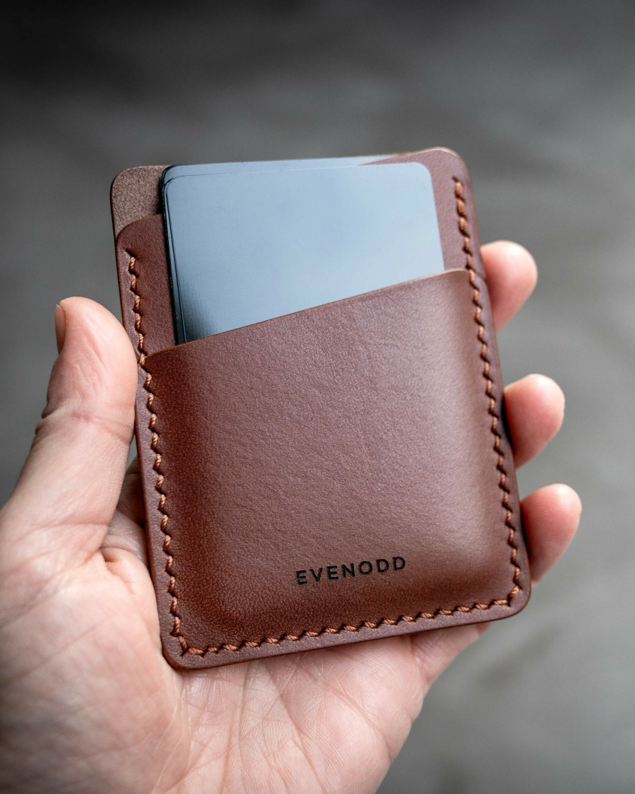 Vertical slim card wallet in full grain brown leather