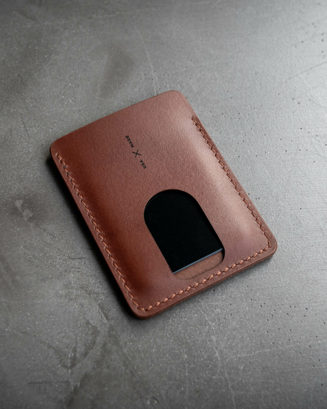 Vertical slim card wallet in full grain brown leather