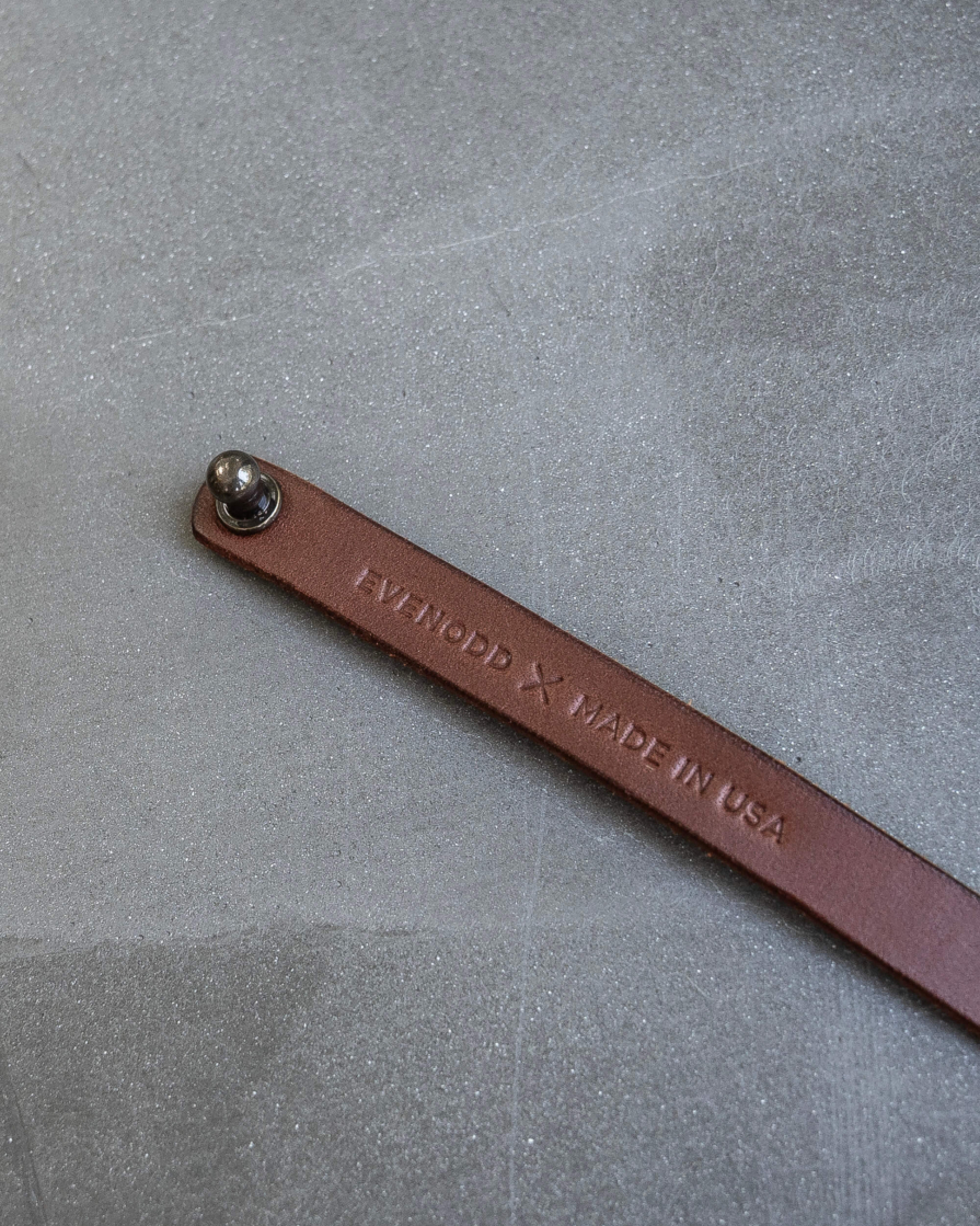 Leather wrist cuff in brown